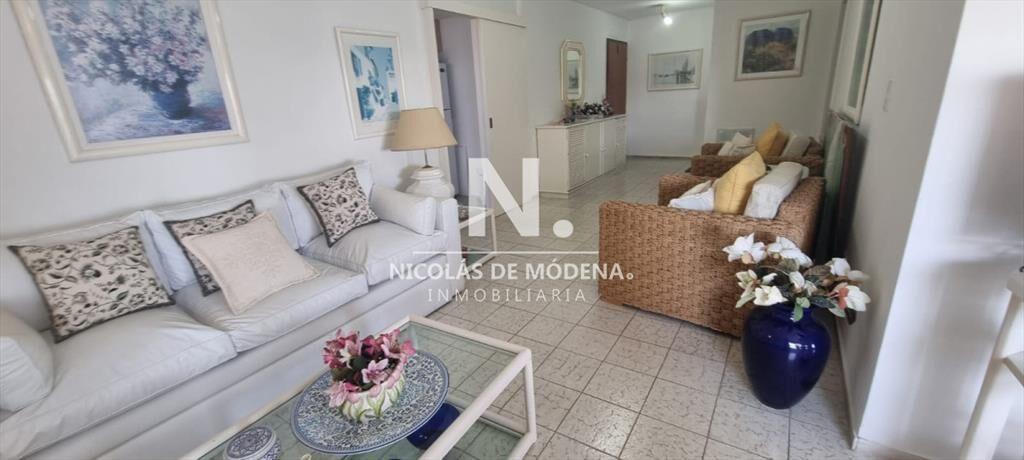 Apartamento en peninsula de 2 dormitorios en venta.