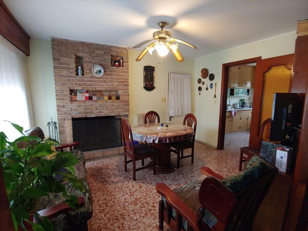 Casa en venta 3 dorm. 2 baños patio y barbacoa c/ cocher...