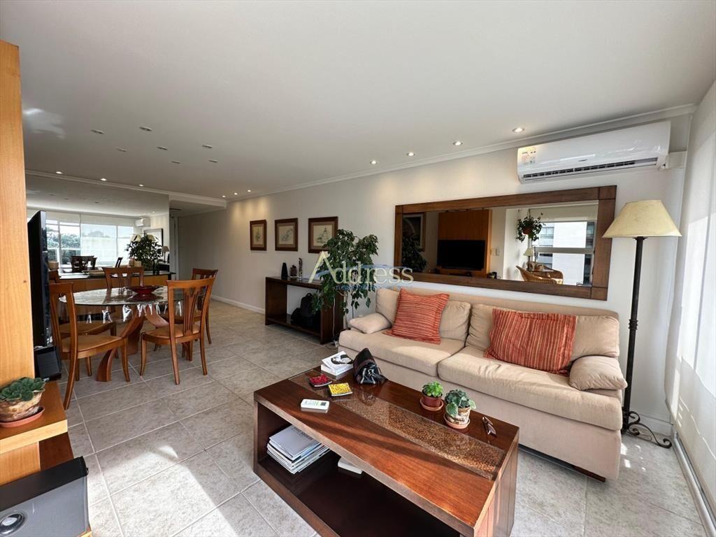 Apartamento de 2 dormitorios y medio en Playa ,