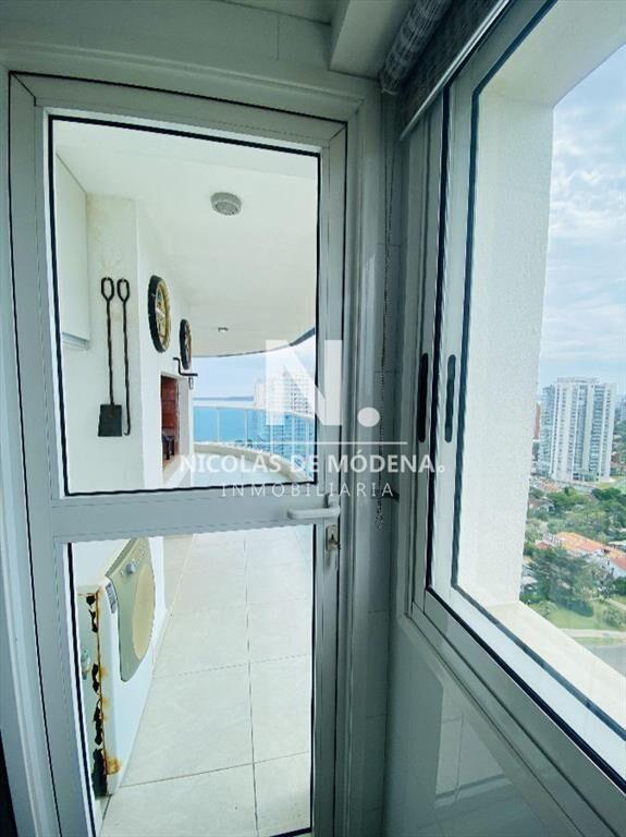 Apartamento en venta en de  3 dormitorios en  del