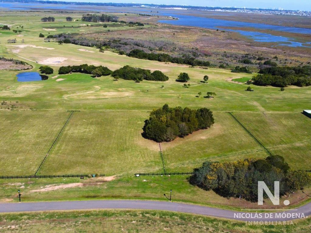 En venta dos lotes en Camino Eguzquiza - La Barra
