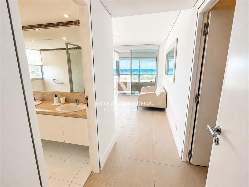 Apartamento de 3 y dependencia en torre de