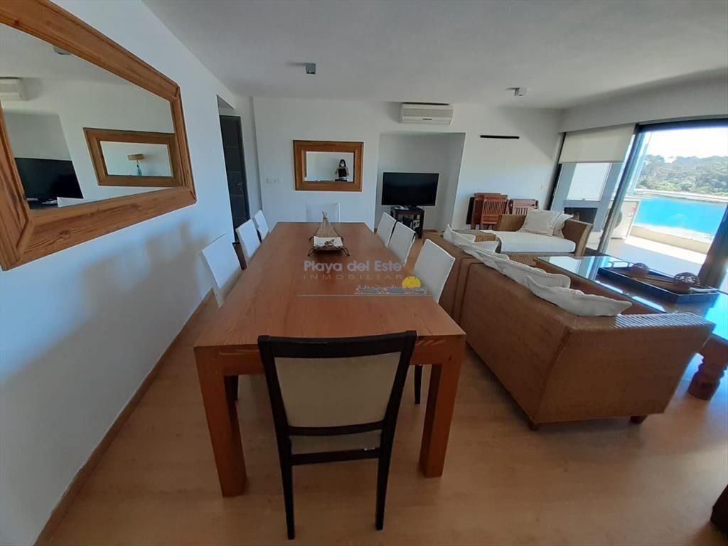 Apartamento de 2 dormitorios en Punta del este ,