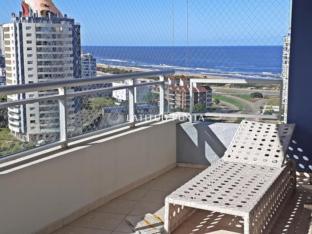 Apartamento de 3 dormitorios en Av Chiverta