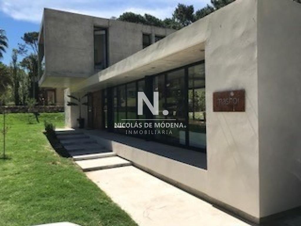 Espectacular casa en alquiler, Laguna Blanca