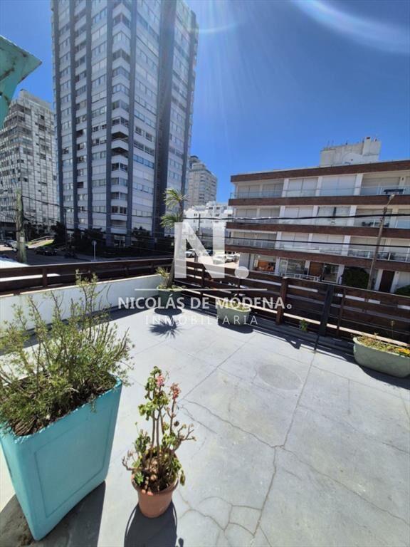 Casa de dos dormitorios en alquiler anual en Punta del Este