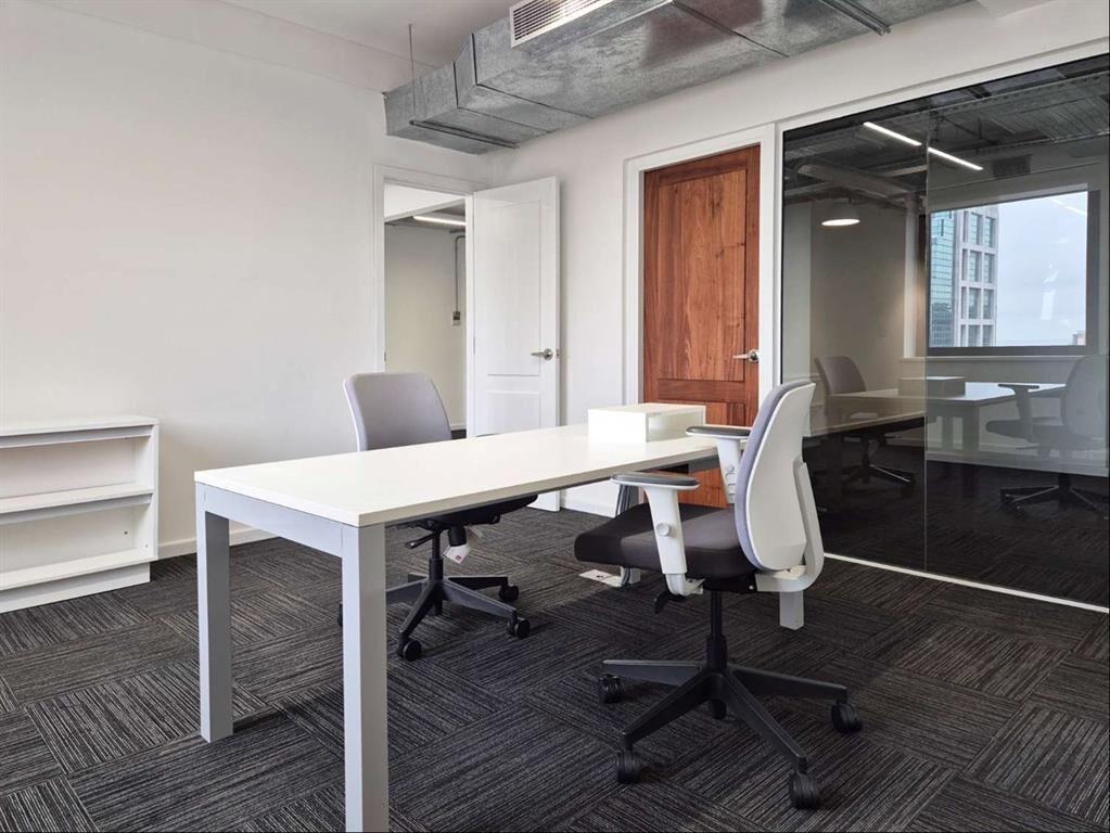 Alquiler Oficinas - Victoria Plaza - Ciudad Vieja