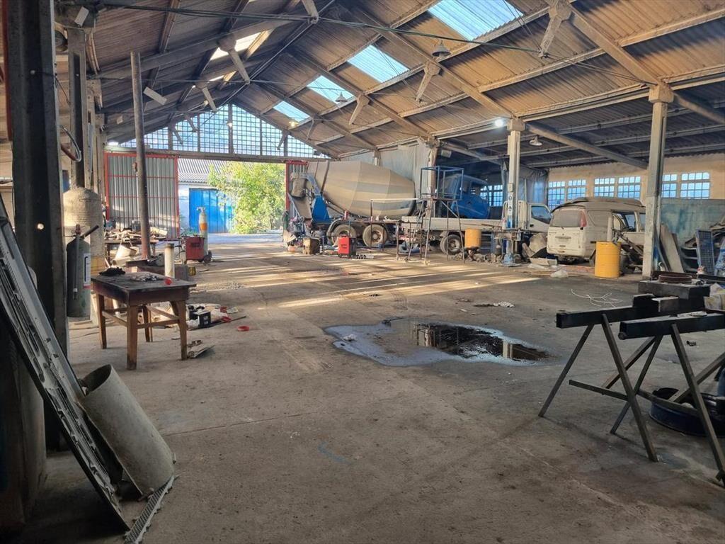 Proximo ruta 102 y Belloni, 1600 m2 con baños, vestuarios y