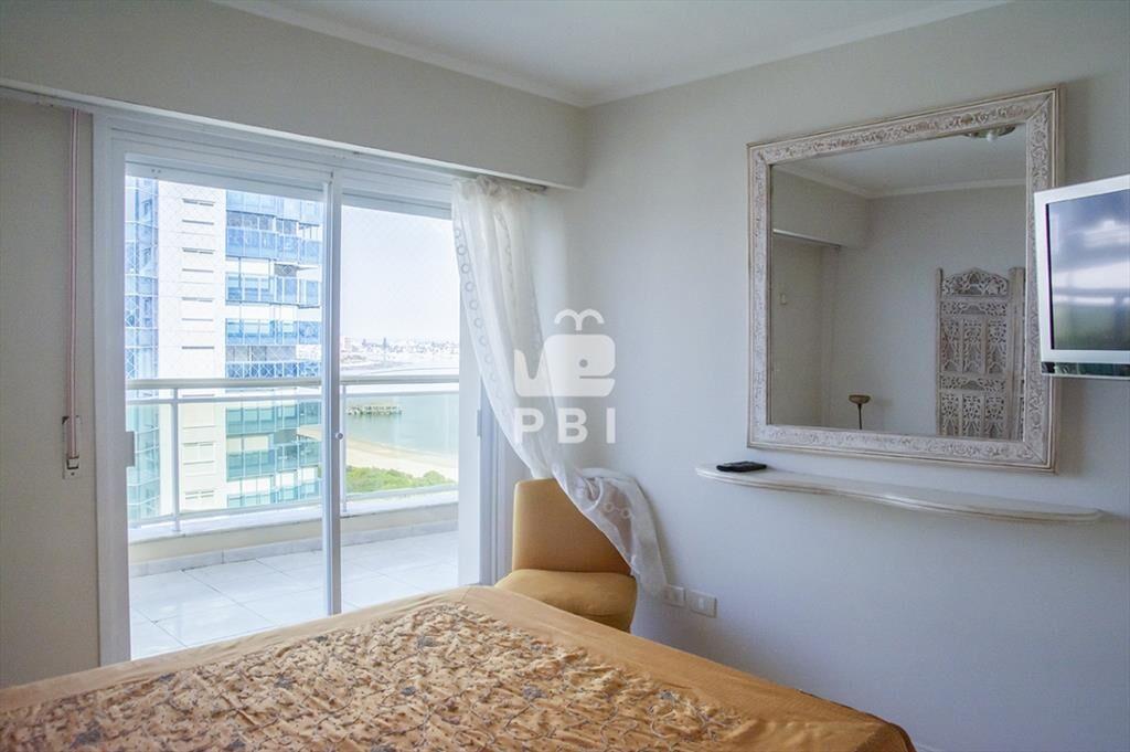 Departamento de 3 dormitorios en venta frente a -