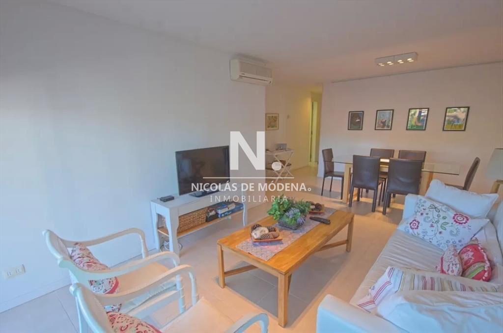 Impecable departamento, comodo e iluminado.