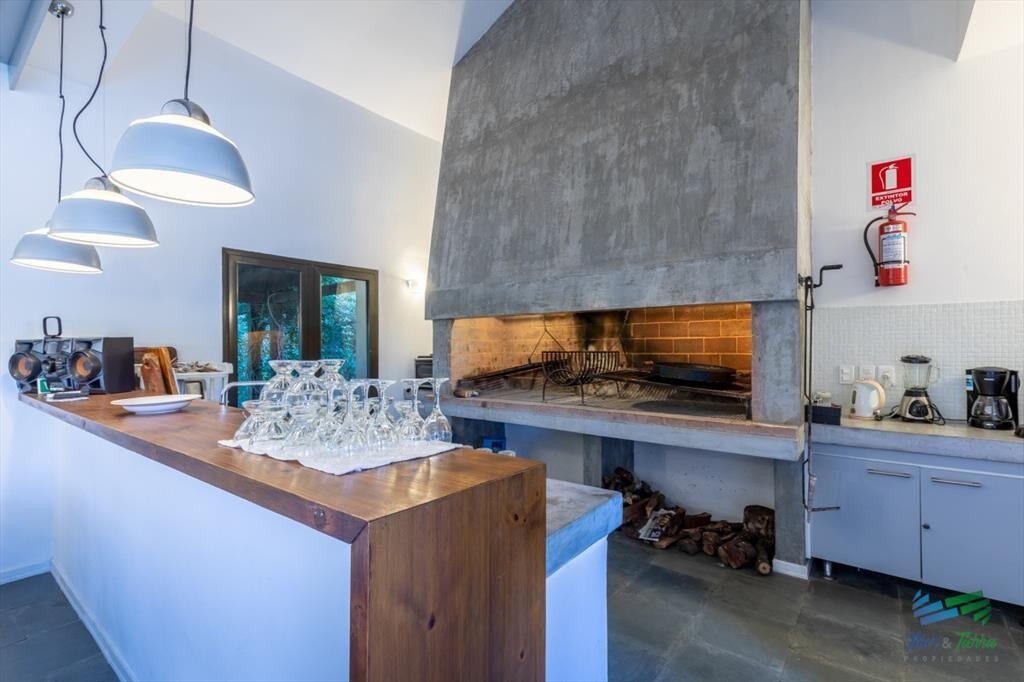 Vendo casa en barrio privado con todos los Punta