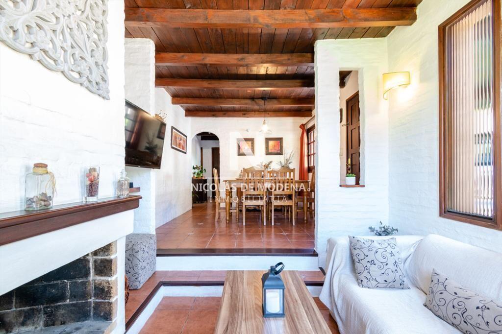 Hermosa casa PH en venta en Barrio Jardines de
