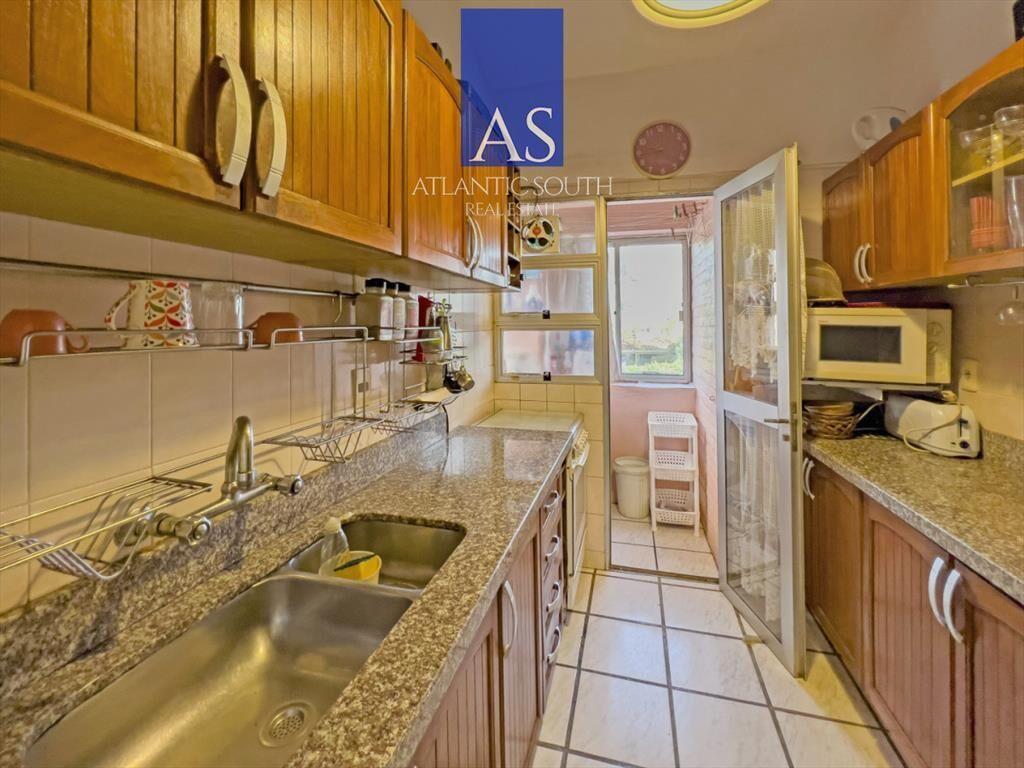 Apartamento 3 dormitorios con estufa y parrillero