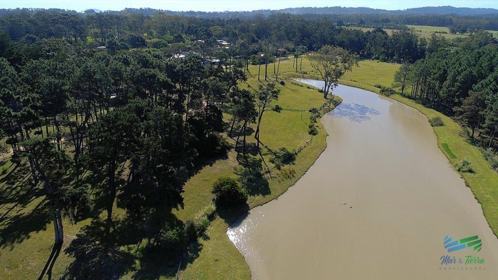 Venta de terreno en playa mansa parada 40 punta