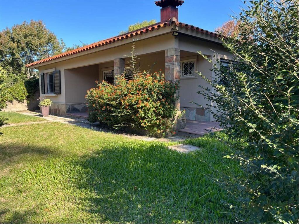 CHALET EN MUY BUENA UBICACIÓN + SERVICIO + BARBACOA Solymar