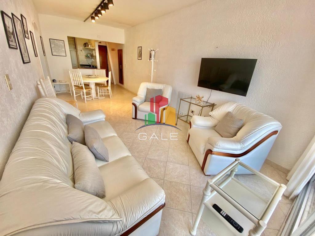 Apartamento de 2 dormitorio y medio en Primera de