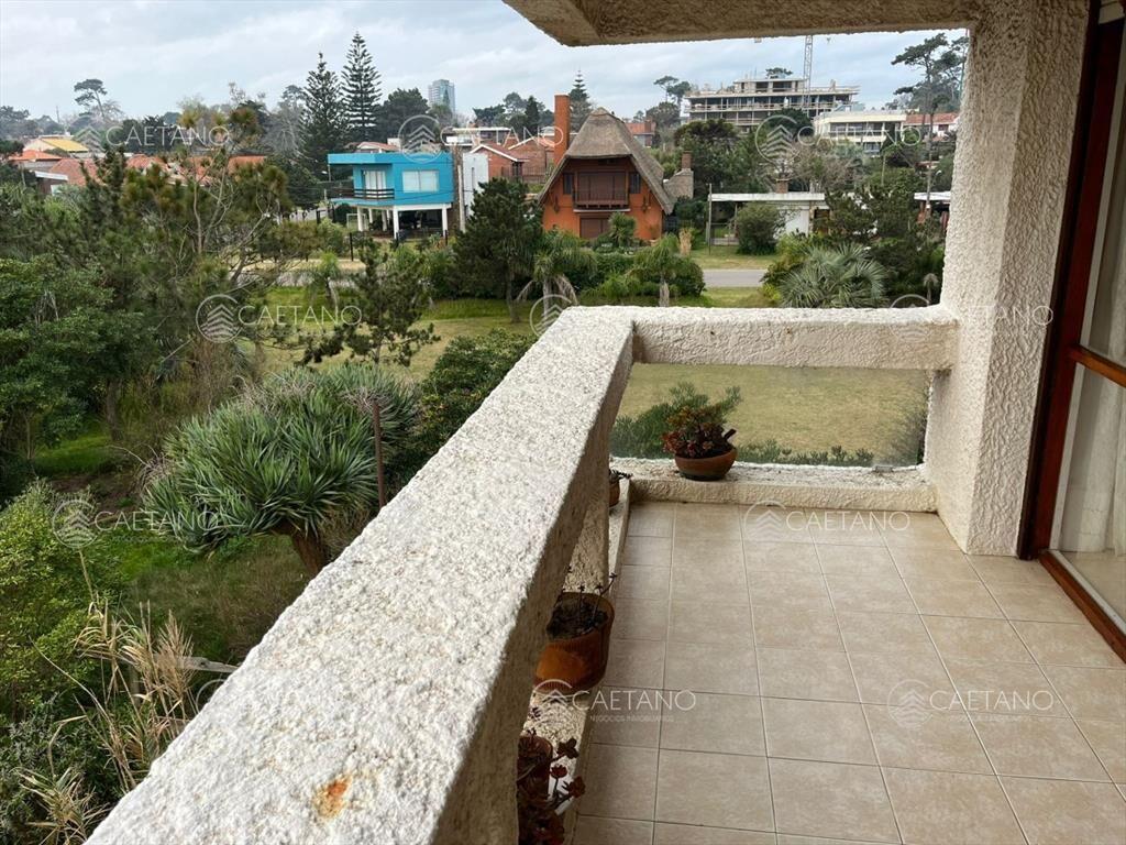 Apartamento en venta en Playa Mansa, punta del