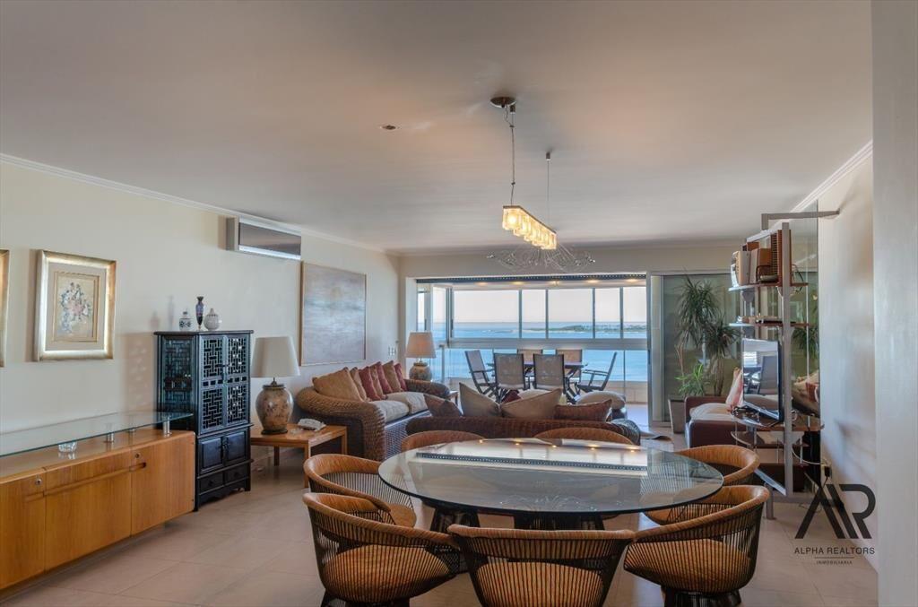 Apartamento en venta c/ cochera en La Pastora