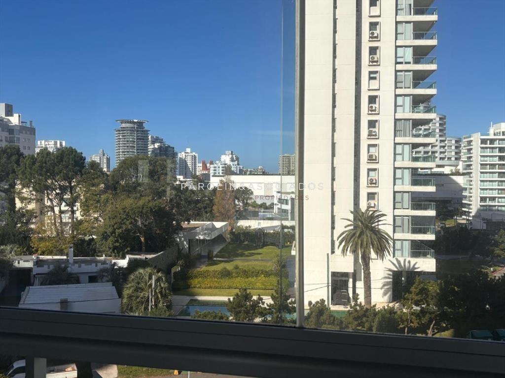 Apartamento de 2 dormitorios en Miami Boulevard,