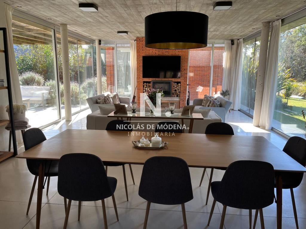 Casa en venta de 3 dormitorios en Punta del Este.