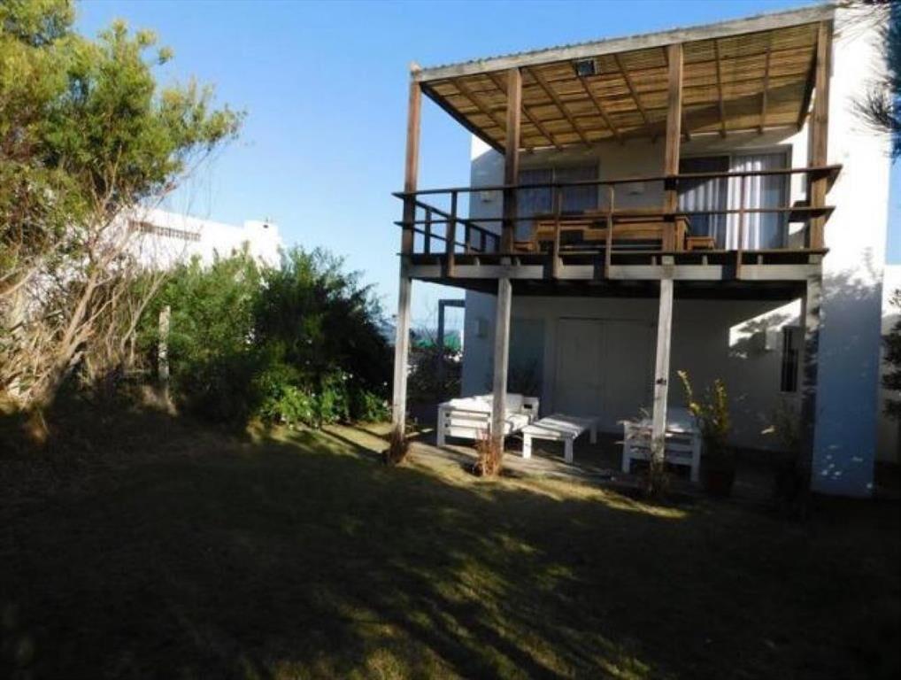 CASA EN VENTA DE 3 DORMITORIOS EN LA BARRA