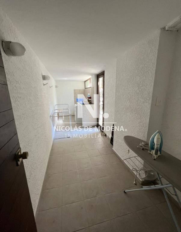 Vende casa de 7 dormitorios, en la Mansa Punta