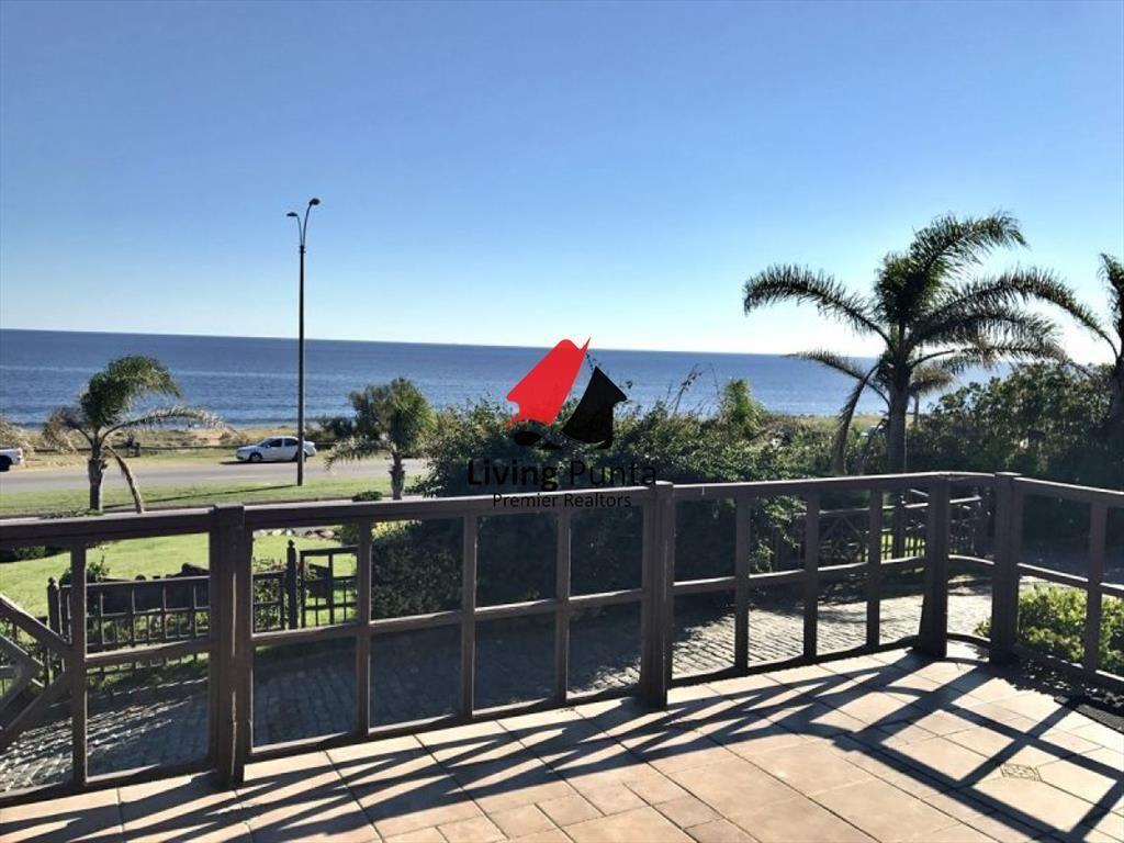 Casa en venta Playa Mansa 4 dormitorios ideal para proyecto