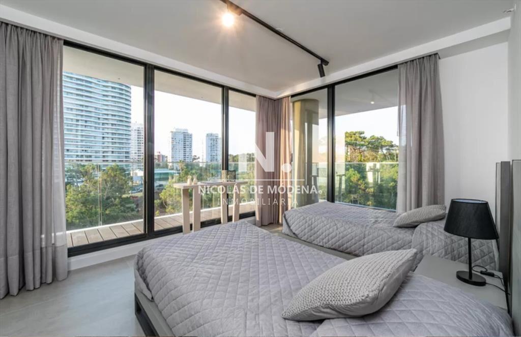 Departamento de 3 dormitorios esquinero en venta