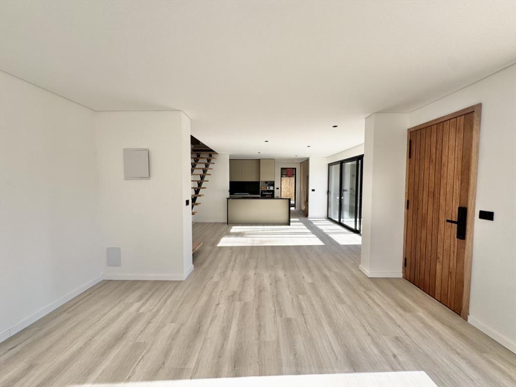 VENTA DE CASA 3 DORMITORIOS A ESTRENAR - ZONA COLEGIOS