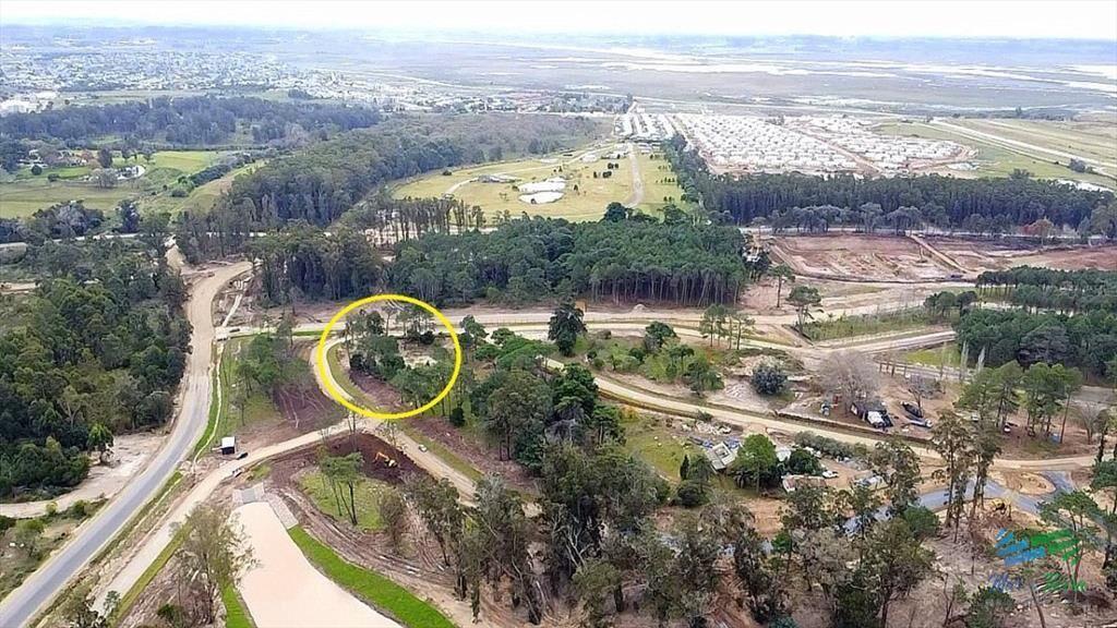Venta de lote en barrio La Cañada Punta del Este