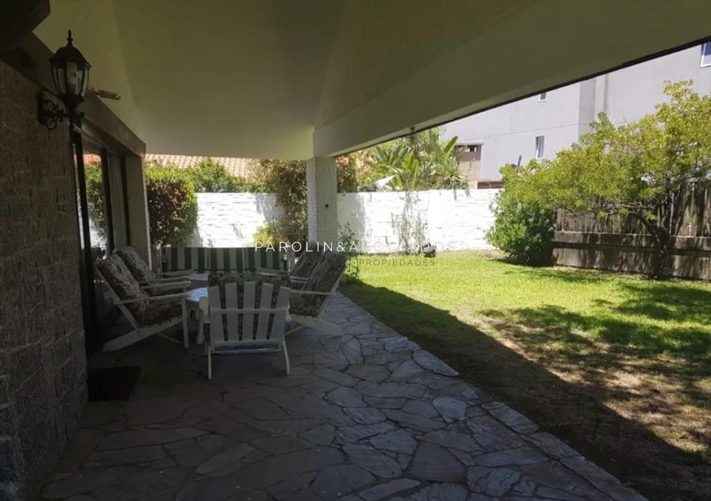 Casa de 5 dormitorios en venta en Marconi, Punta