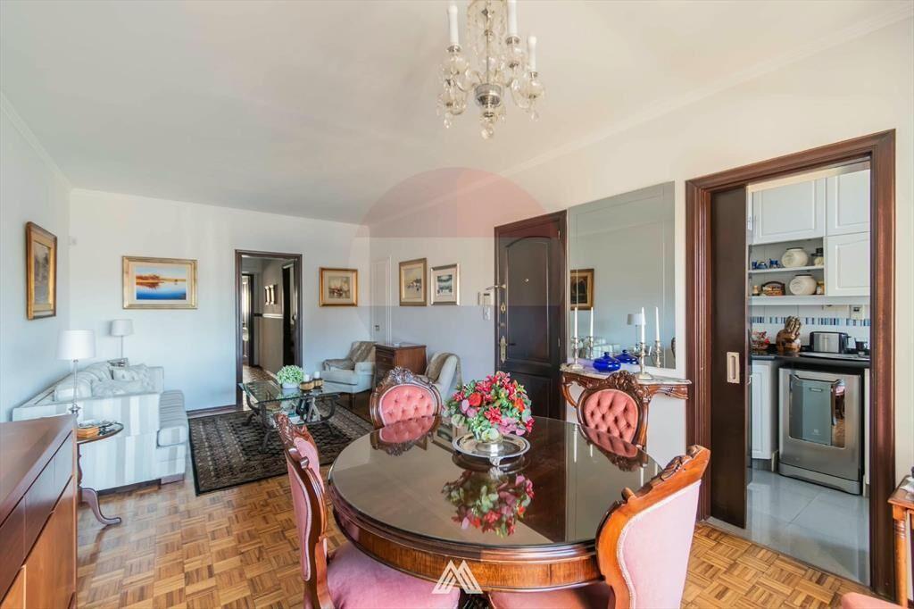 Venta apartamento, 2 dorm., terraza, Pocitos.