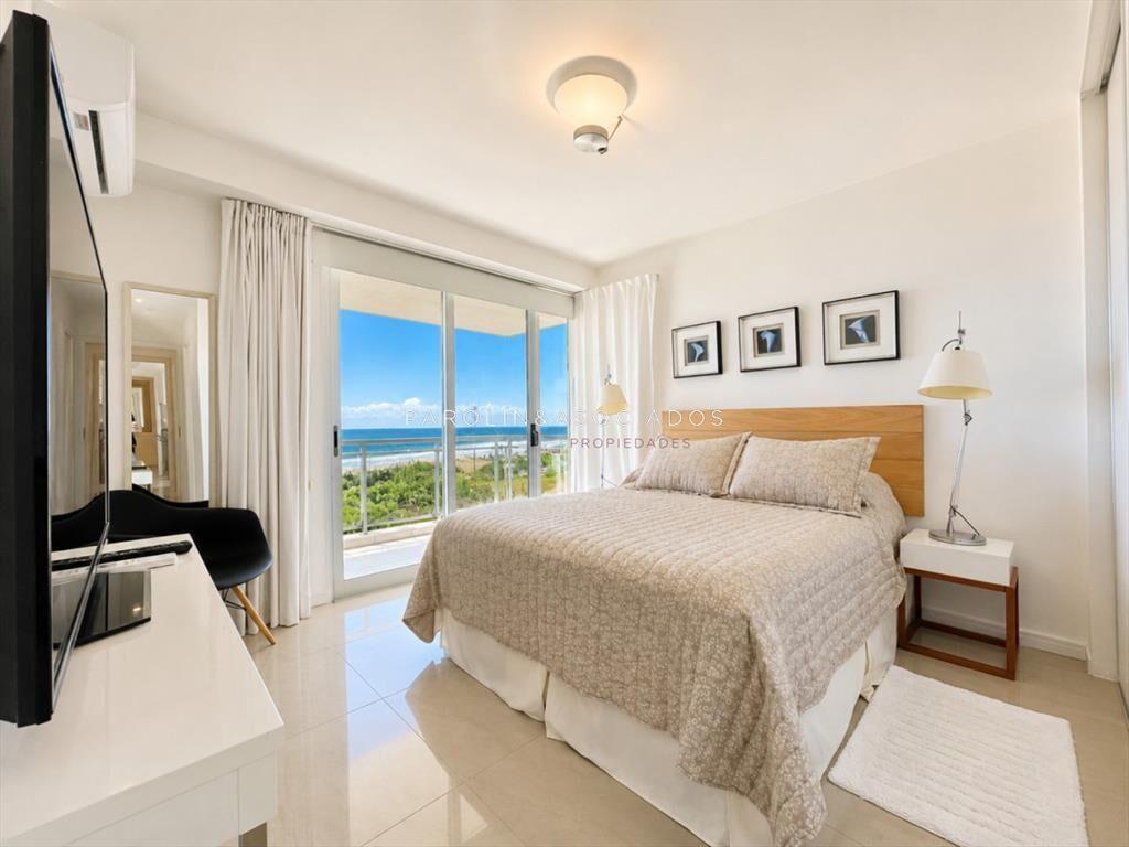 Penthouse de 3 Dormitorios en Primera Línea del