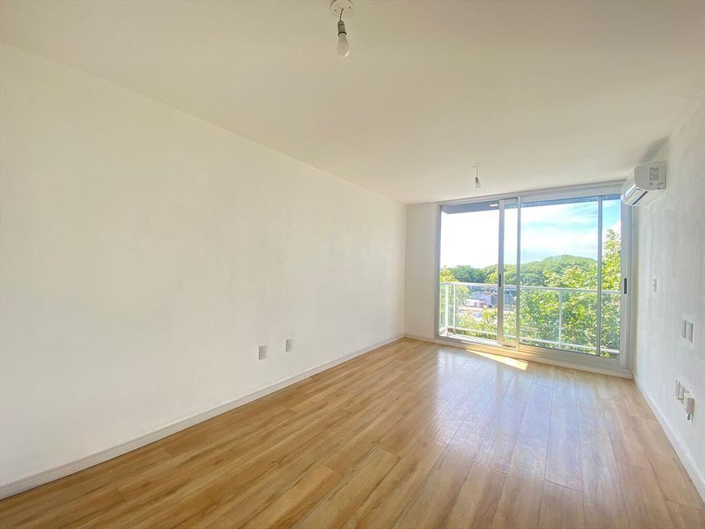 Venta apartamento 2 dormitorios, con parrillero en la comer