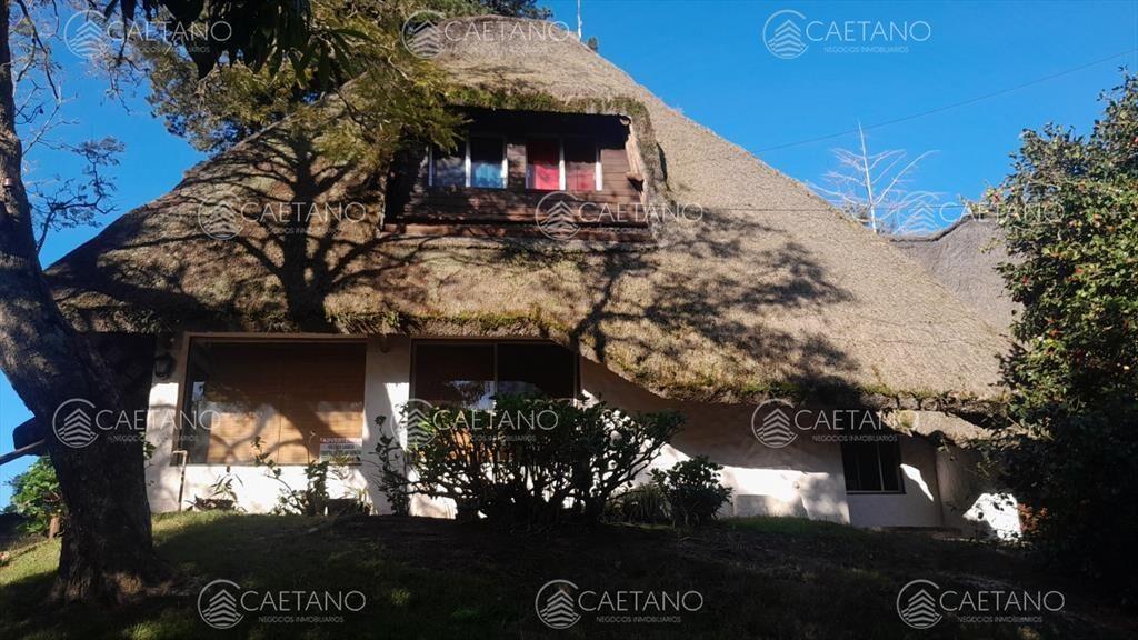 Directamente sobre la Laguna del sauce