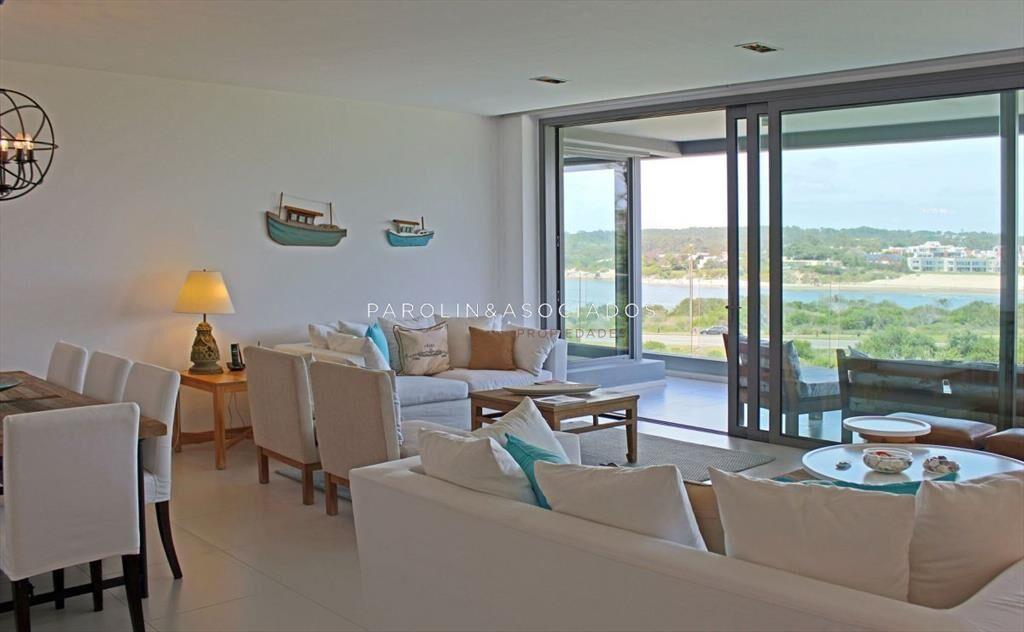 Apartamento de 3 dormitorios en venta en Tiburón