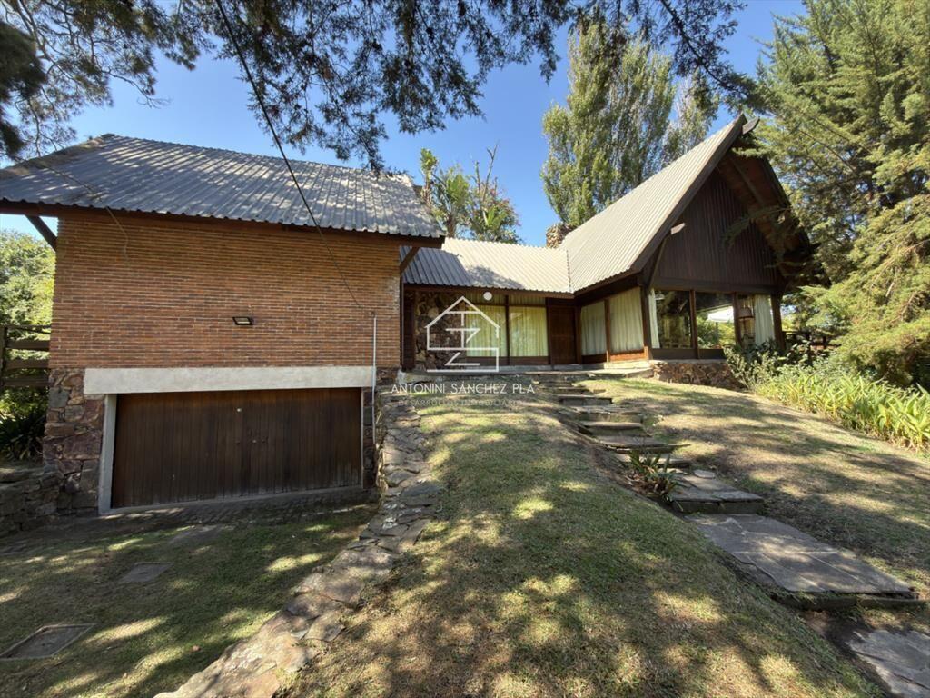 Casa en venta de 3 dormitorios en exclusivo golf