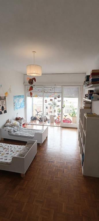 Cebollati frente a Rambla, proximo Embajada, 108 m2 , vista