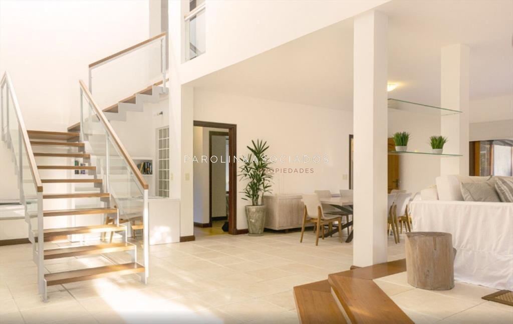 Casa en venta de 4 dormitorios en playa Mansa,