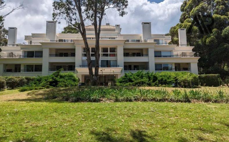 Apartamento en venta c/ cochera en Solanas