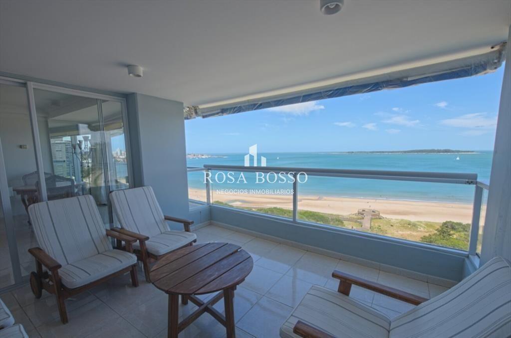 Venta apartamento de 3 dormitorios en primera -