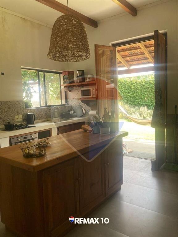 Casa centrica en muy buen estado.