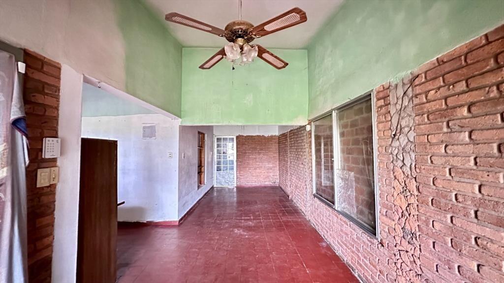 VENTA CASA COSTANERA CON JARDÍN