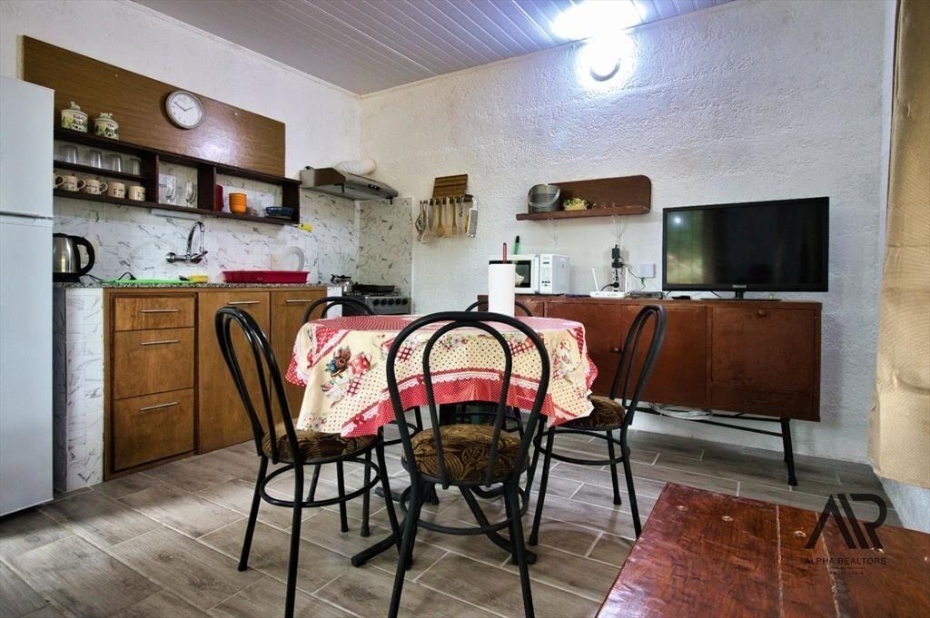 Casa en alquiler c/ cochera en Santa Ana