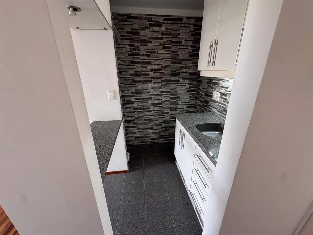 Alquiler de Apartamento en Enrique Muñoz con 1 dormitorio en