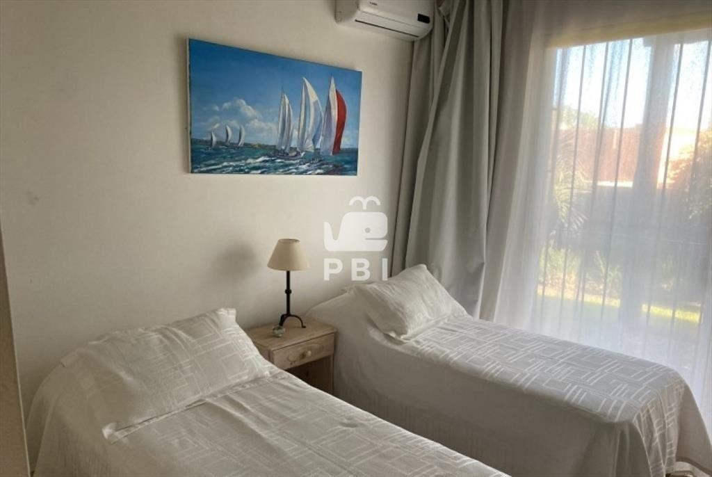 Venta de casa 3DORMITORIOS con vista al Mar - :