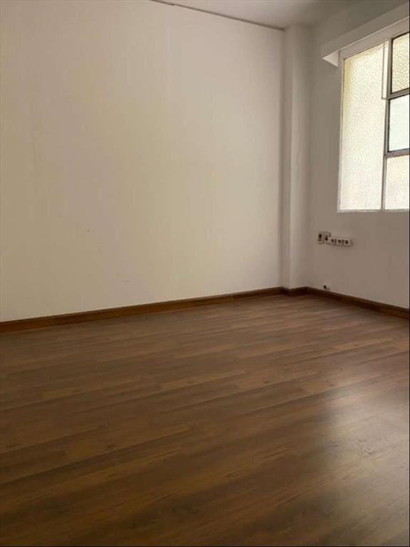 Ciudad vieja venta oficina 2 privados baño luminosa con ren