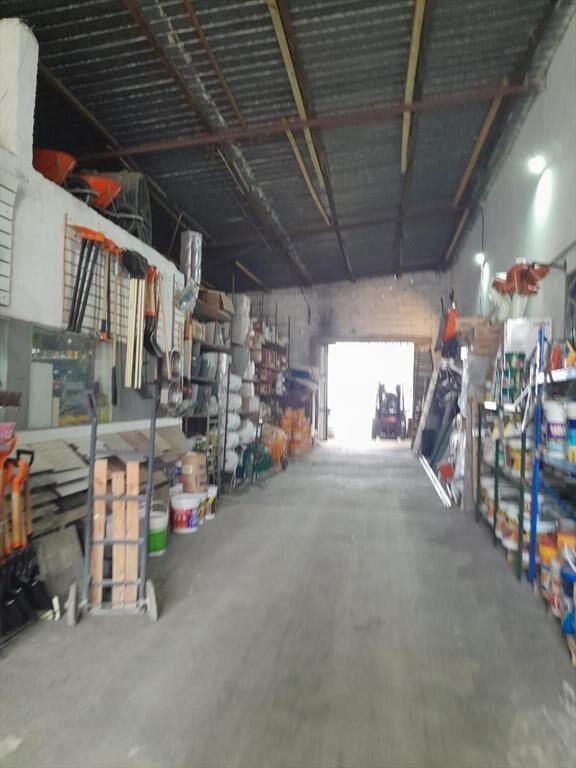 Venta  Galpón 420m2 con Renta Aguada
