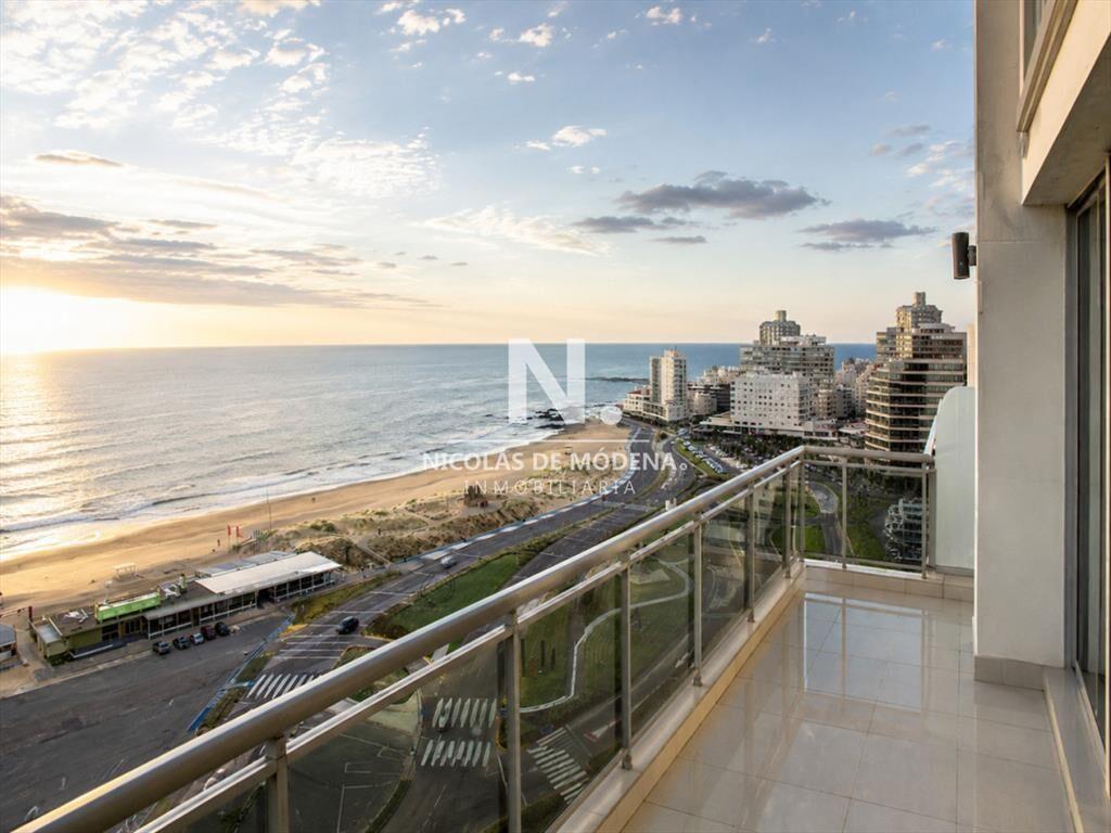 El lujo frente al mar, penthouse en Playa Brava