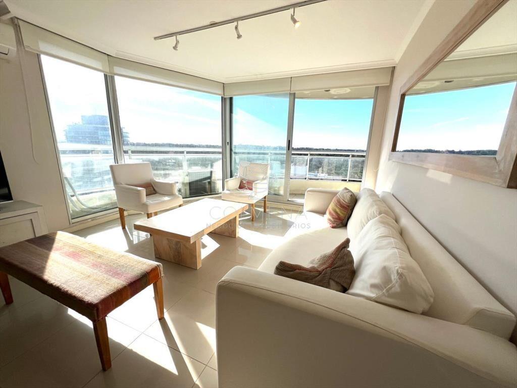 apartamento en venta de 3 dormitorios 3 baños,